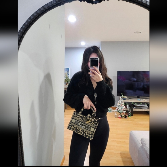 Christian Dior Mini Oblique Leopard Book Tote W/ Twilly And Pin - Picture 2 of 11